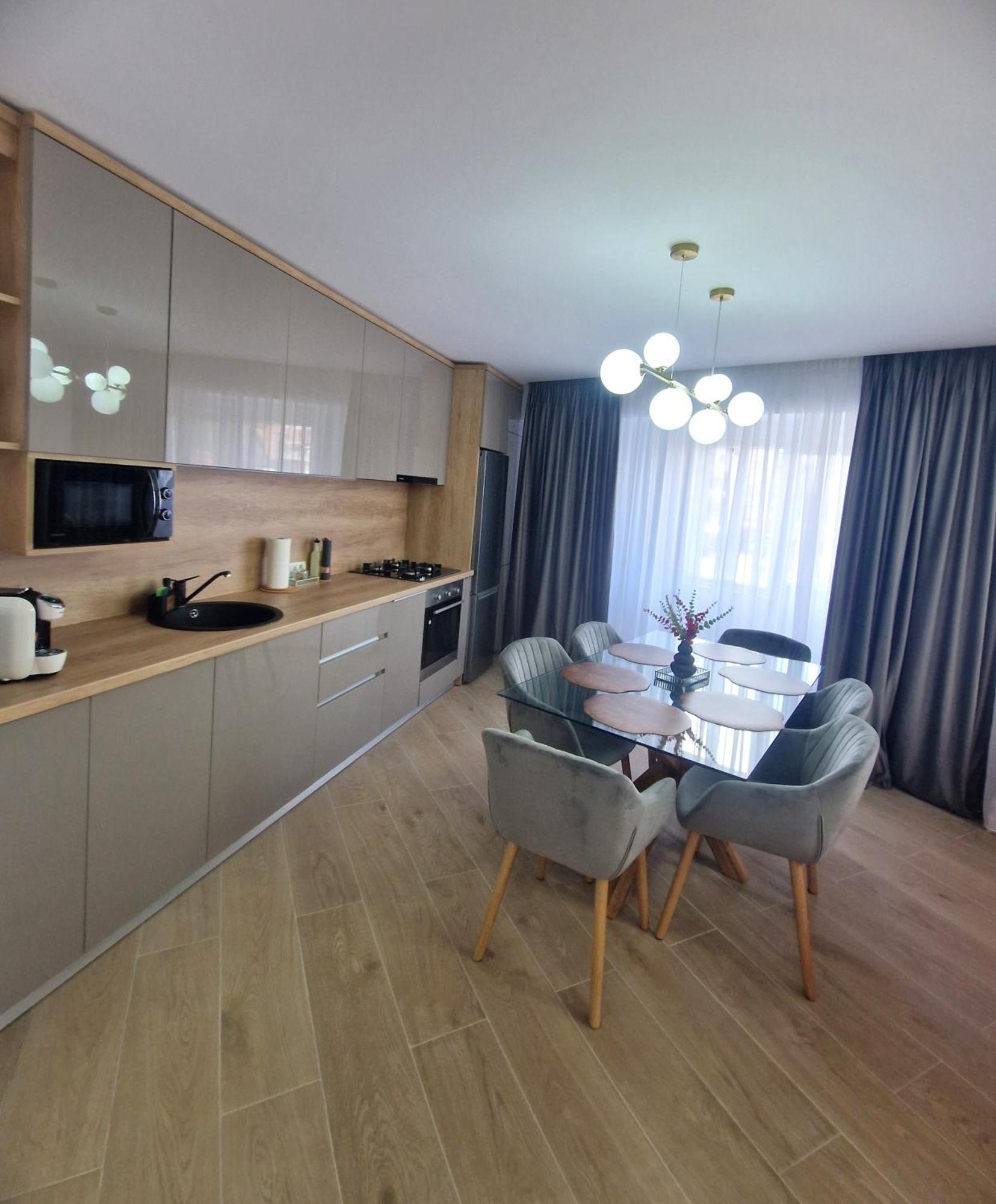 Ultracentral Luxury Apartament Куртя-де-Арджеш Экстерьер фото