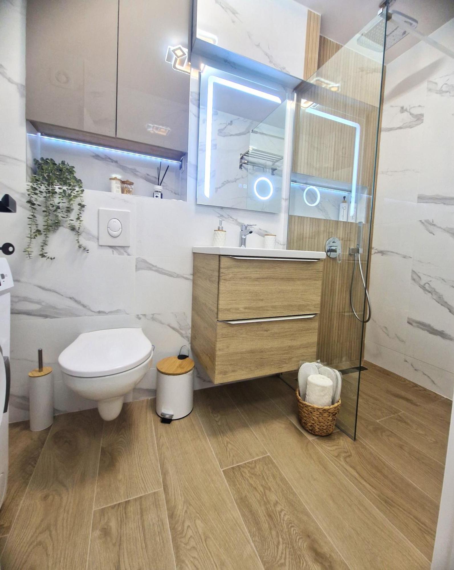 Ultracentral Luxury Apartament Куртя-де-Арджеш Экстерьер фото